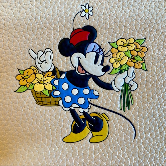 Disney X Coach Kitt Messenger Crossbody With Minnie Mouse Disney 100 Garden NWT - Picture 3 of 9